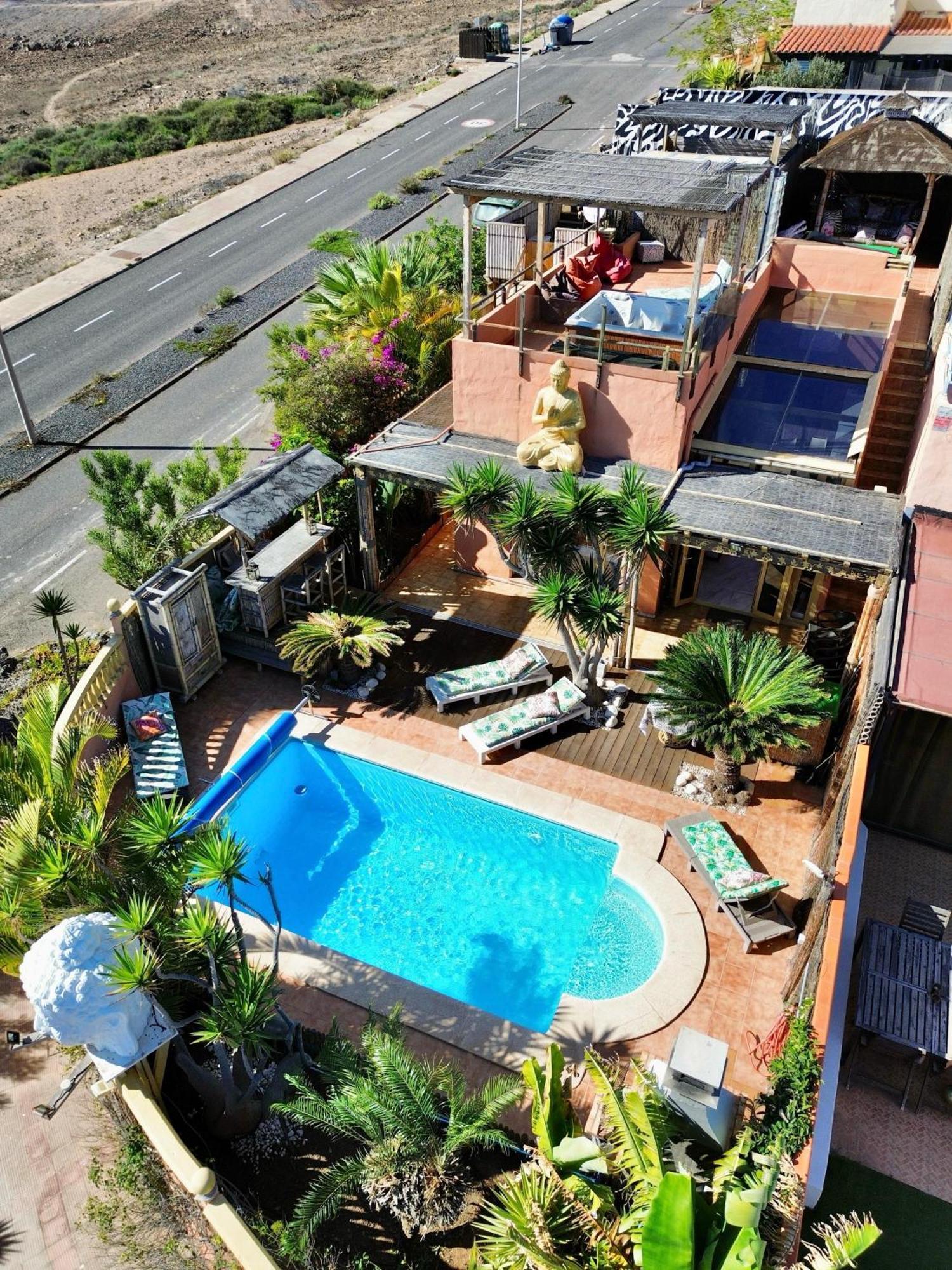 Zen Piscina Y Jacuzzi